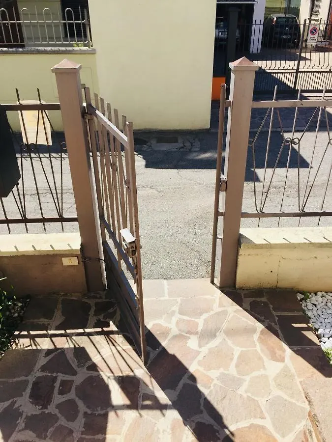 Residenza Manfredi Silvia Ghedi 0*,  Ιταλία