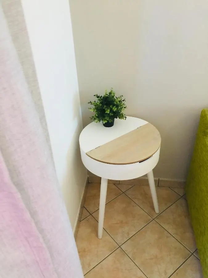 Residenza Manfredi Silvia Ghedi 0*,